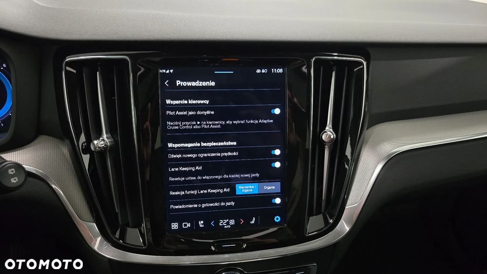 Volvo V60 B4 B DKG Plus Dark - 34