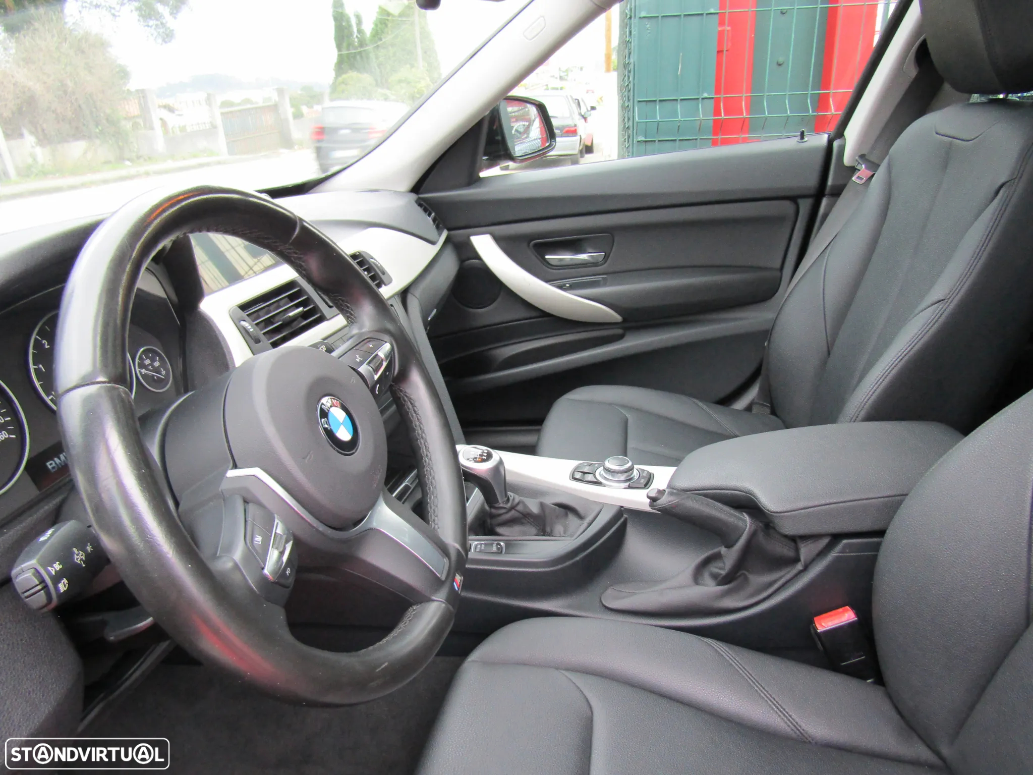 BMW 318 Gran Turismo d Pack M - 10