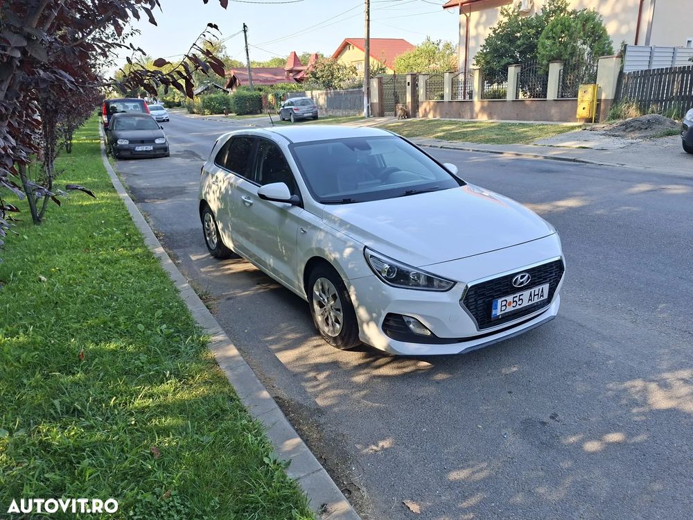Hyundai i30 1.4 100CP 5DR M/T Comfort - 4