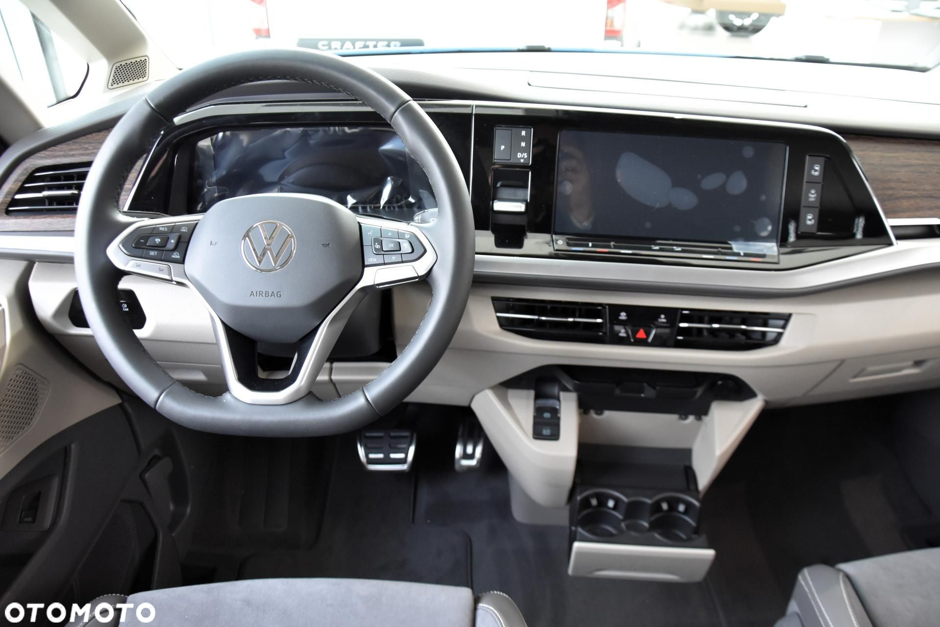 Volkswagen Multivan - 12