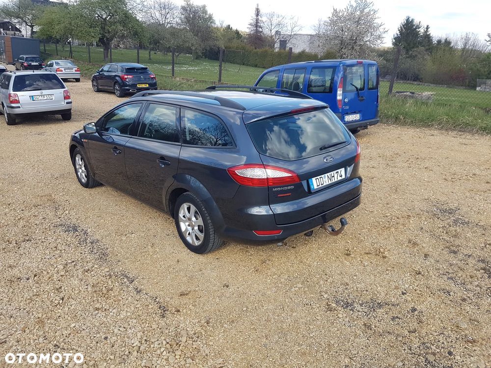 Ford Mondeo 2.0 Ambiente - 9