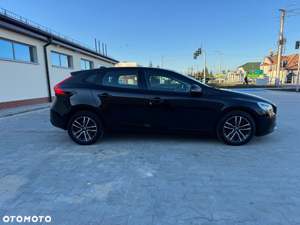 Volvo V40 D2 Drive-E Momentum - 11