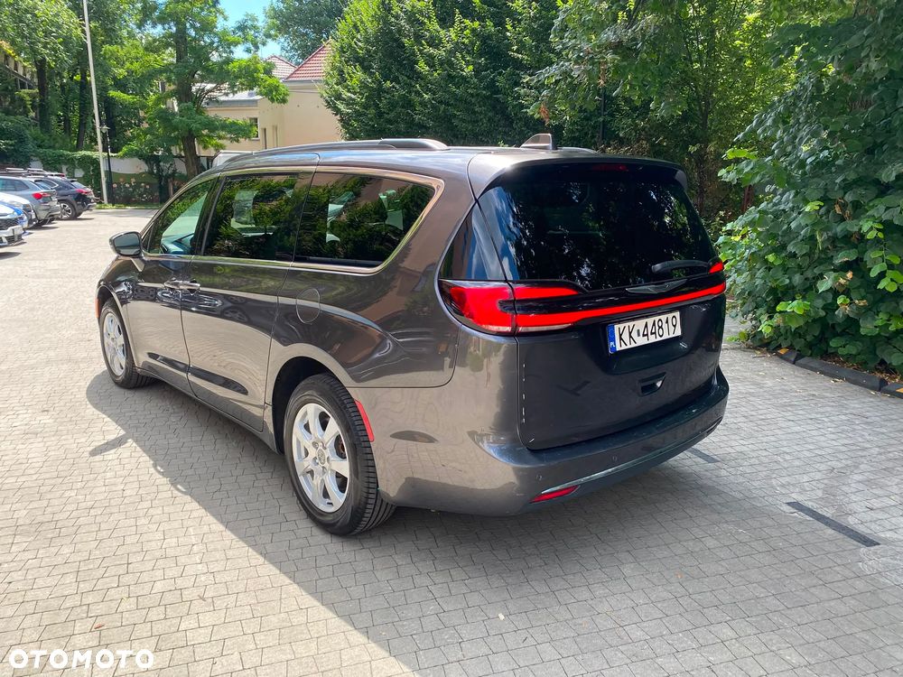 Chrysler Pacifica - 2