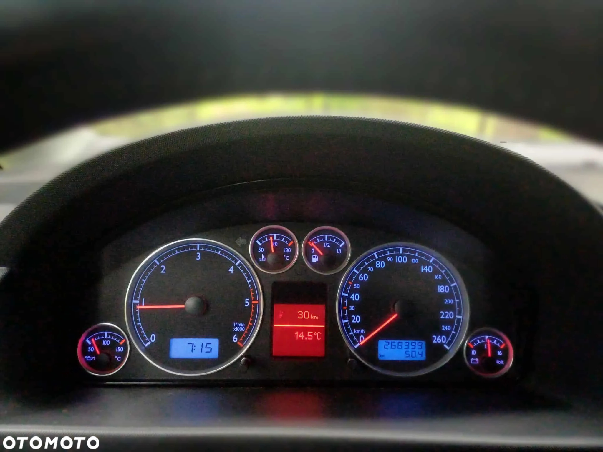 Volkswagen Sharan 2.0 TDI Comfortline - 8