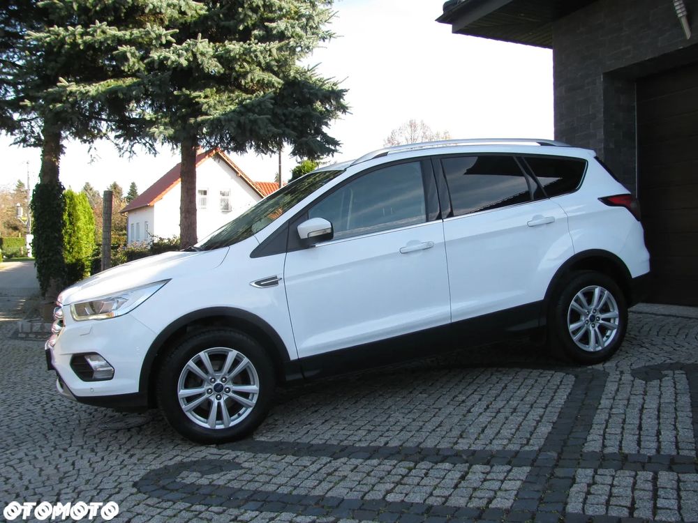 Ford Kuga 1.5 EcoBoost 2x4 Trend - 4