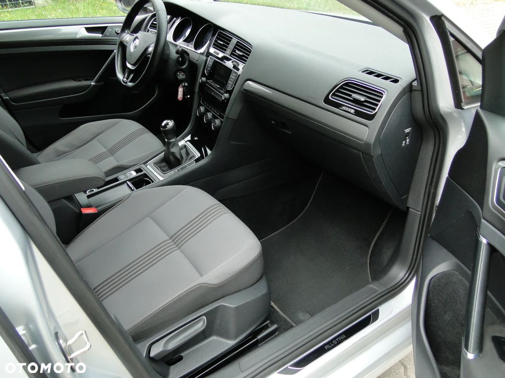 Volkswagen Golf 1.6 TDI BlueMotion Technology Allstar - 14