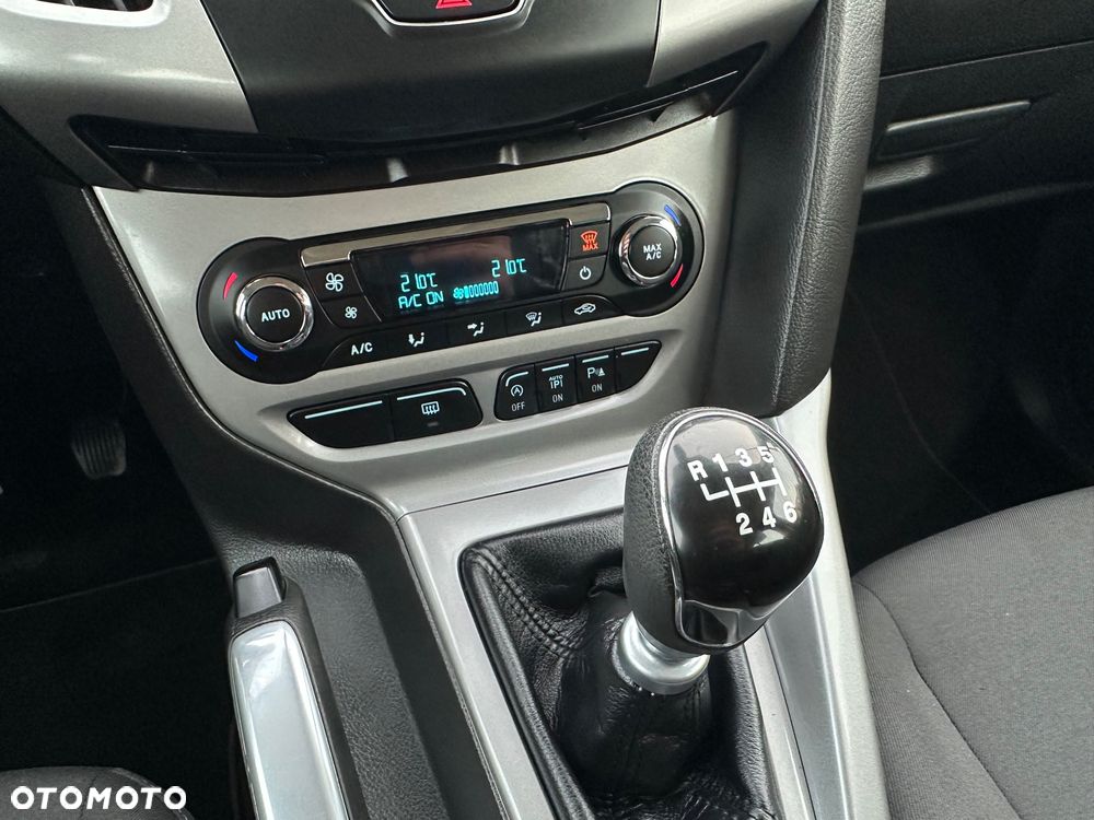 Ford Focus 1.0 EcoBoost Titanium - 23