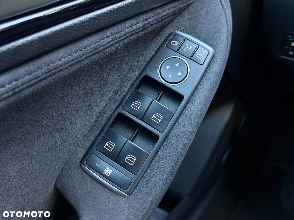 Infiniti Q30 - 20