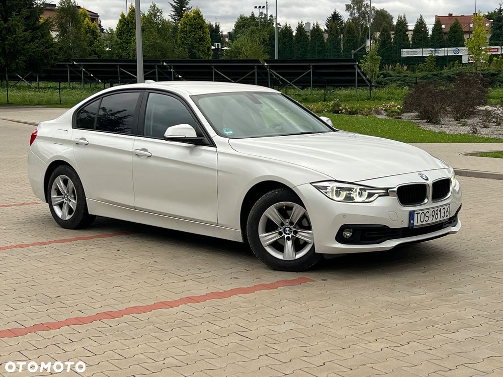 BMW Seria 3 318i - 21