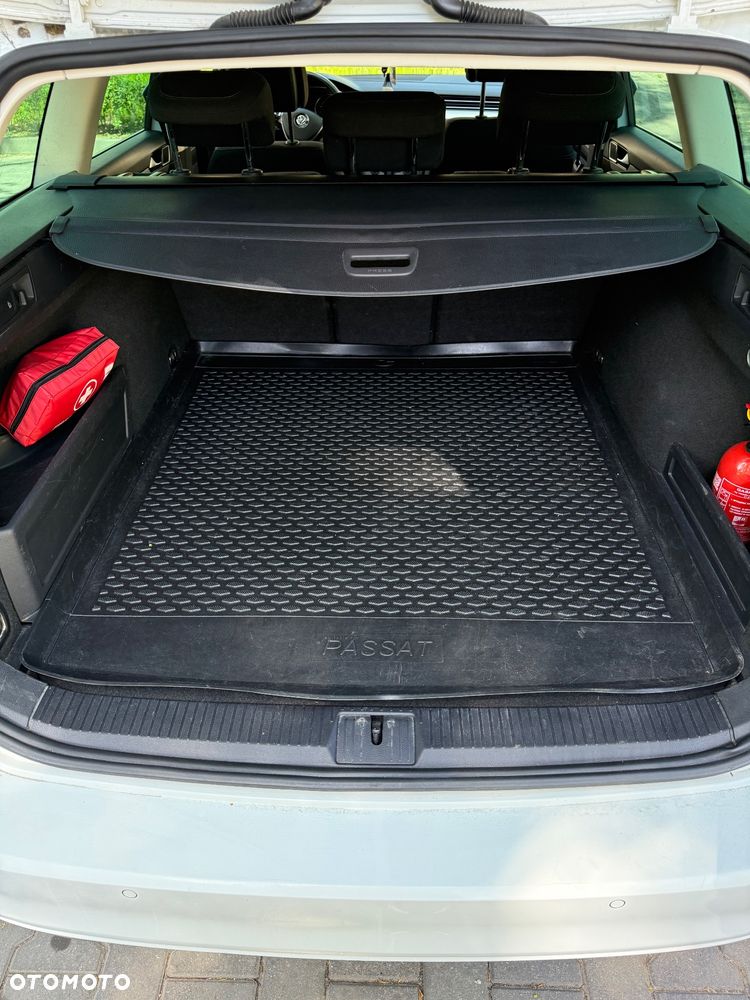 Volkswagen Passat - 15