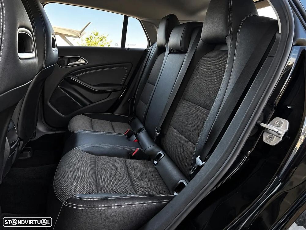 Mercedes-Benz CLA 180 d 7G-DCT - 16