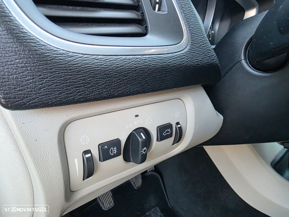 Volvo V40 1.6 D2 Momentum - 10
