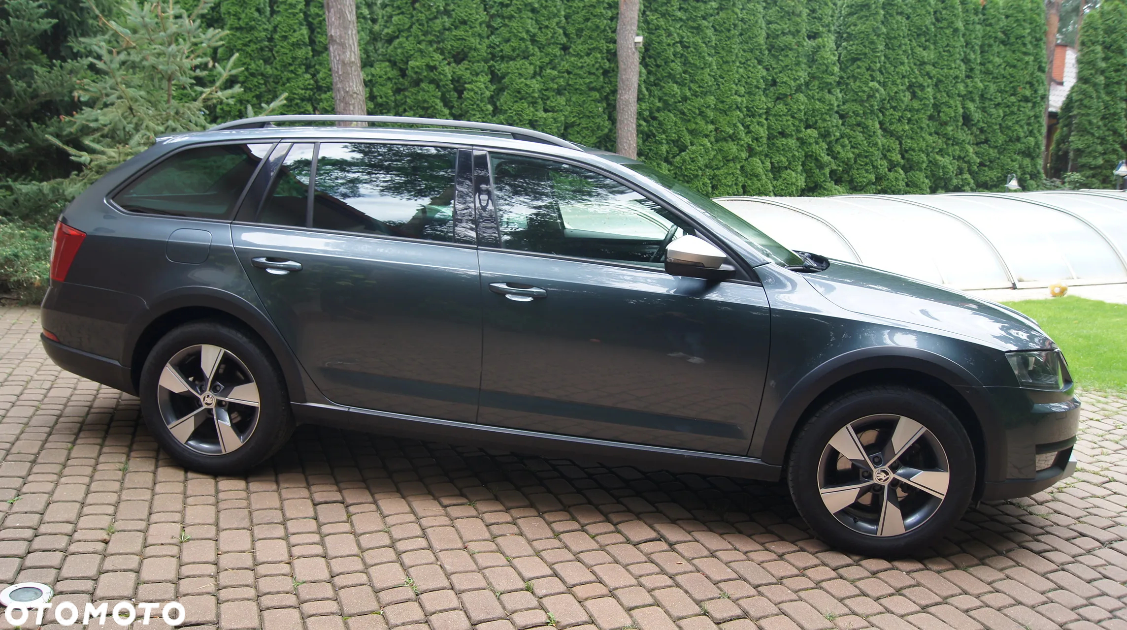 Skoda Octavia Combi 2.0 TDI 4x4 DSG Scout - 5