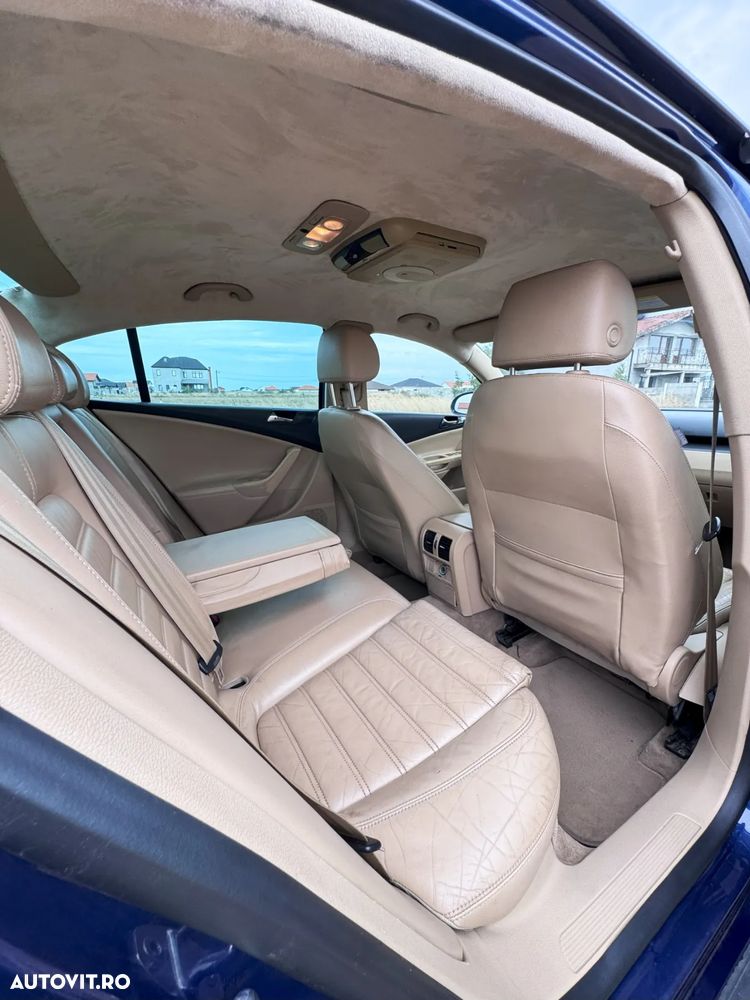 Volkswagen Passat - 12