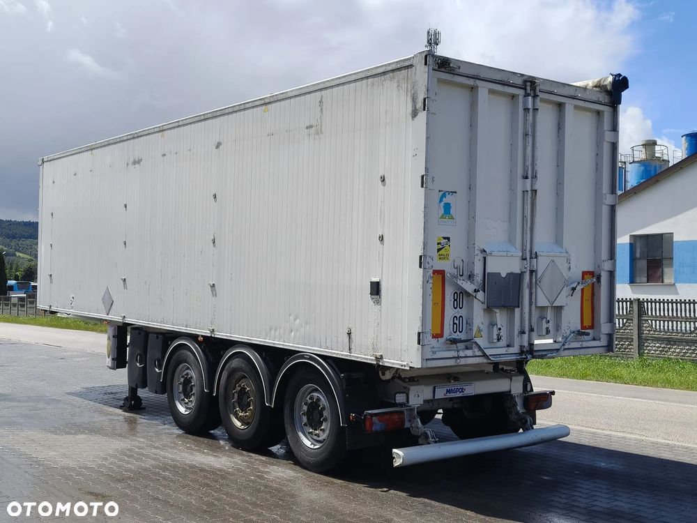 Benalu WYWROTKA 56m3 ALUMINIOWA / OSIE MERCEDES/OŚ PODNOSZONA / DRZWI / SZYBER ZBOŻOWY - 15