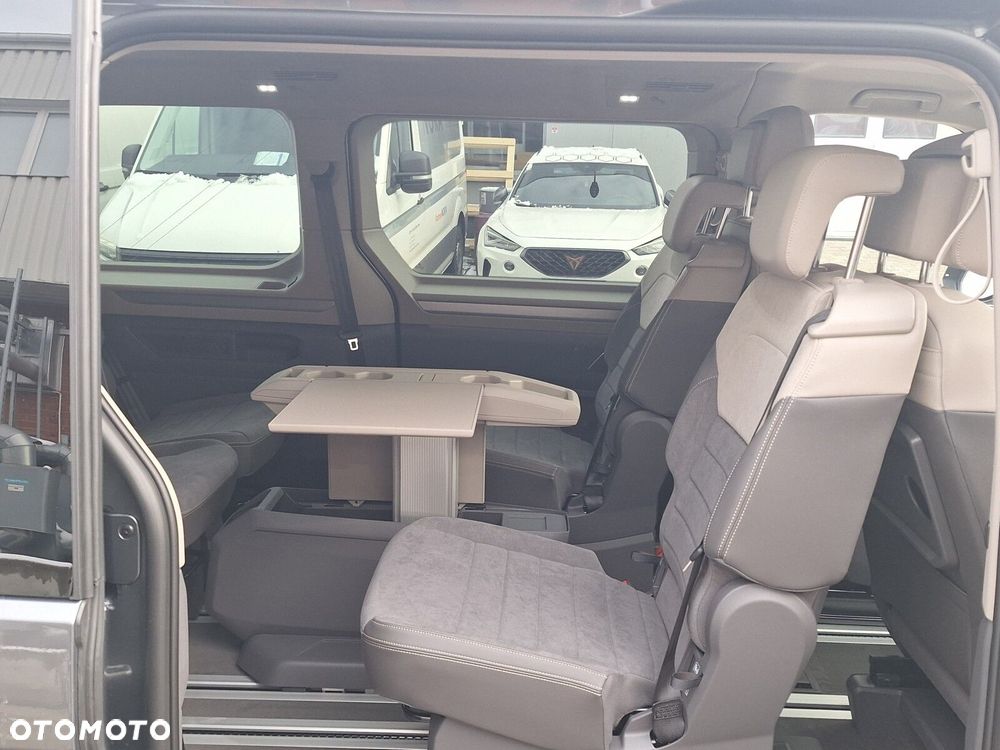 Volkswagen Multivan - 17