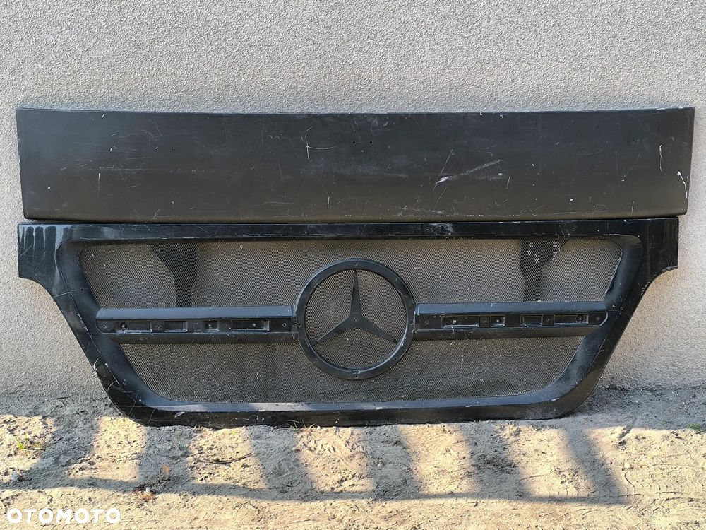 Mercedes Actros Black Edition mega spacer maska atrapa gril