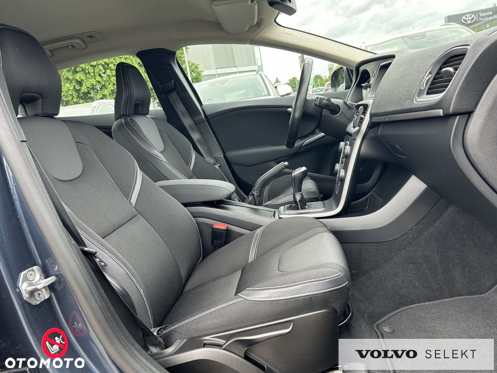 Volvo V40 - 18