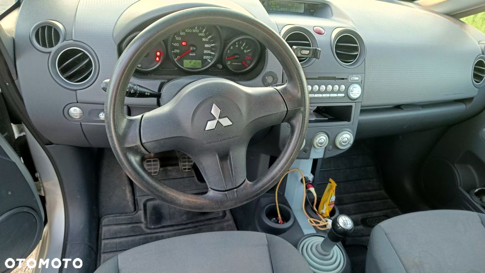 Mitsubishi Colt 1.3 Inform - 14