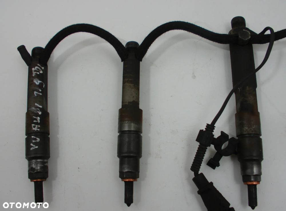 VW Seat Audi 1.9 tdi  Wtryskiwacz paliwa 038130202B - 2