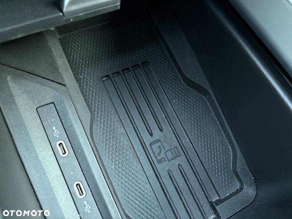 Volkswagen Passat - 27