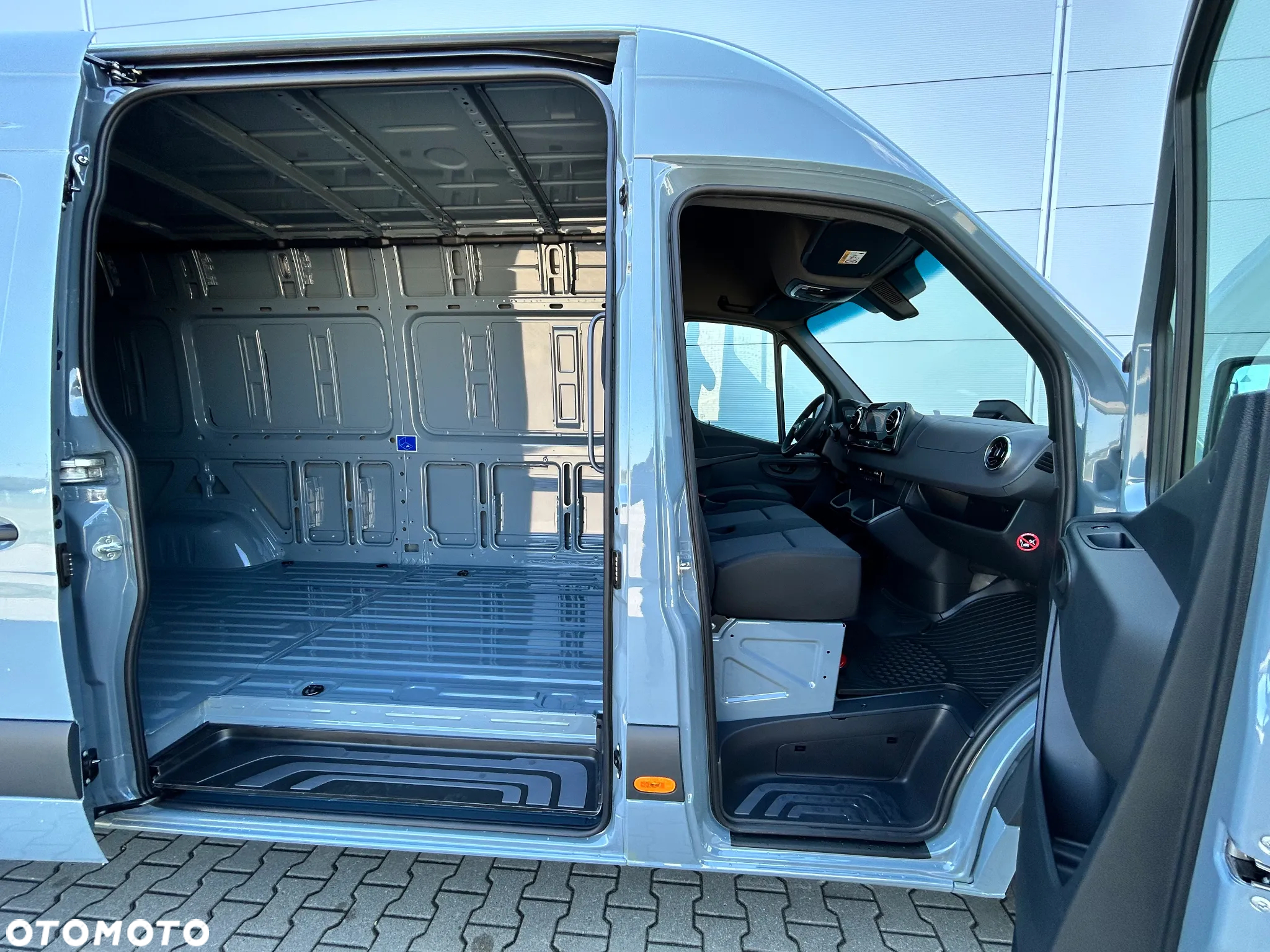 Mercedes-Benz SPRINTER 319 CDI FURGON EKSTRA DŁUGI - 13