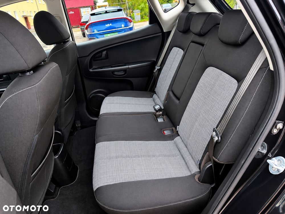Kia Venga - 17