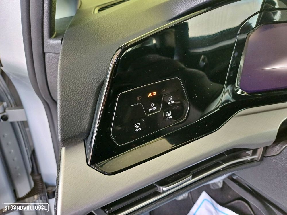 VW Golf Variant 2.0 TDi - 13