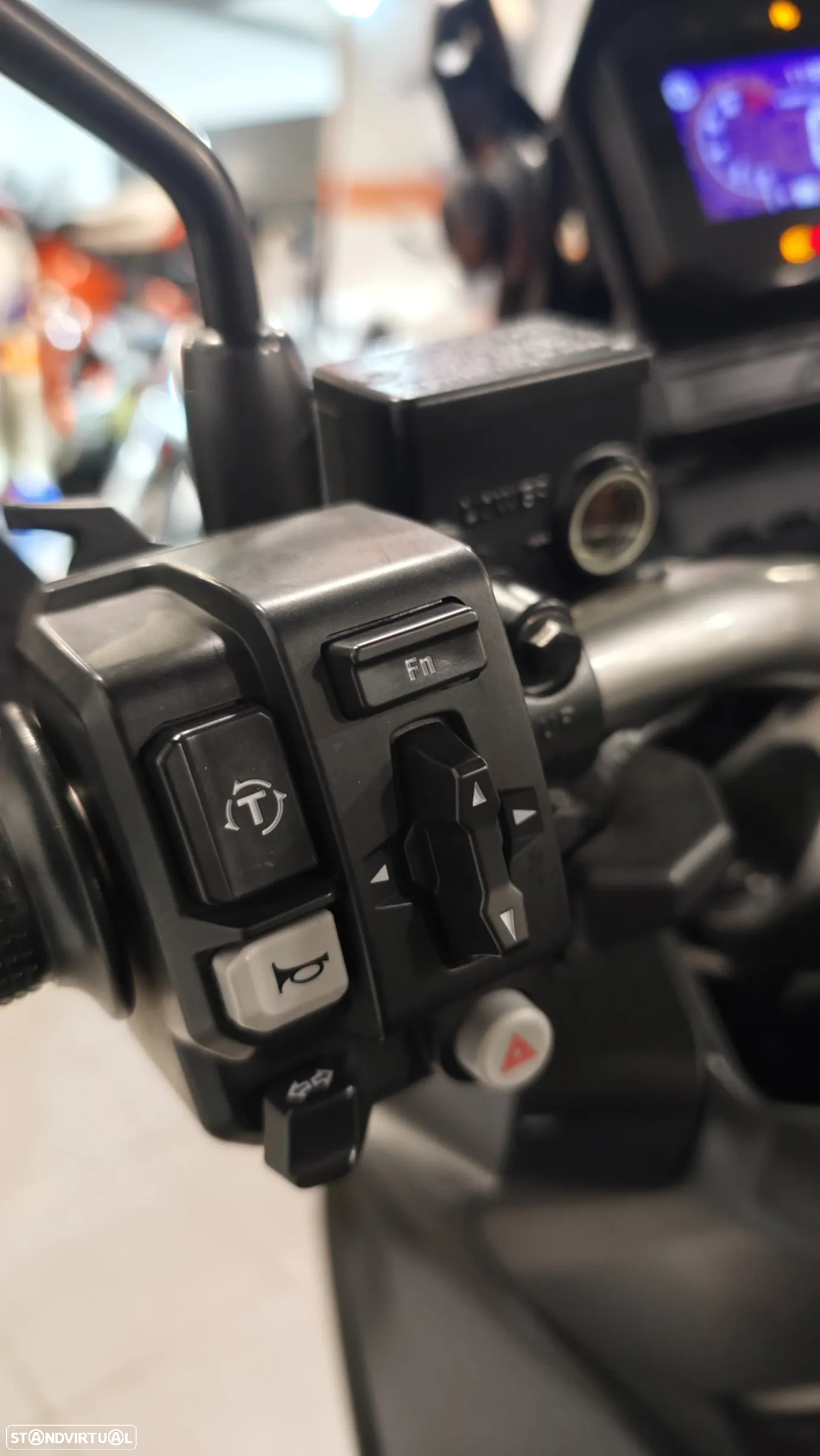 Honda ADV 350 - 4