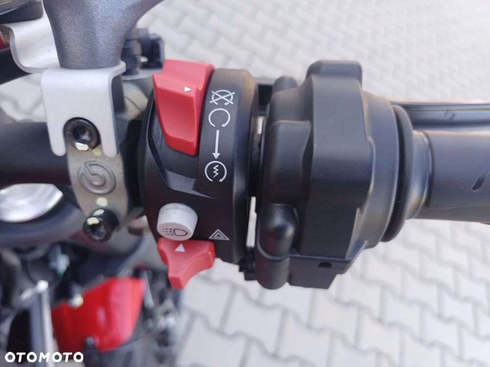 Ducati Monster - 16