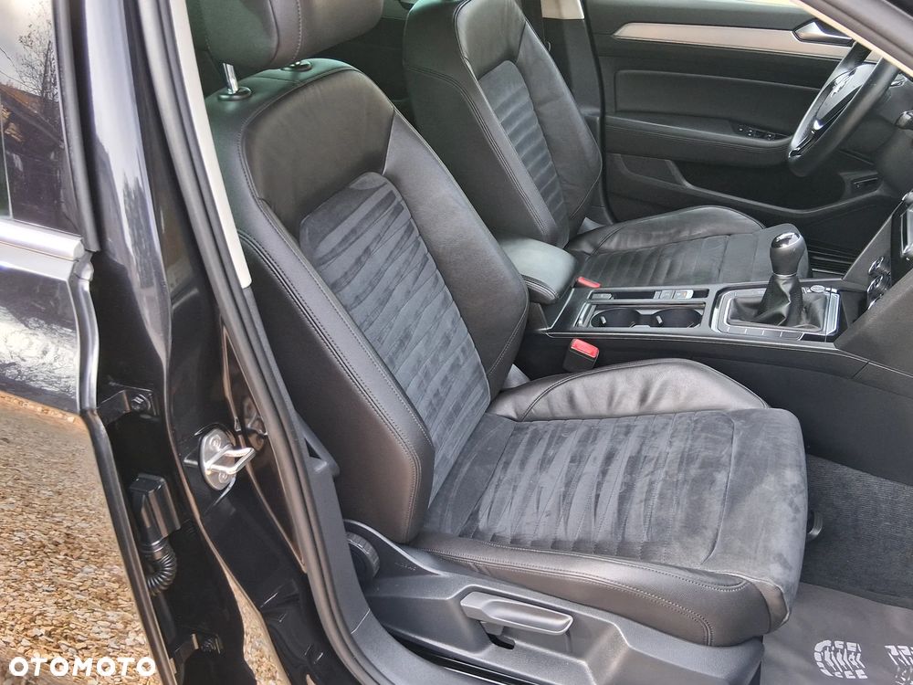 Volkswagen Passat - 13
