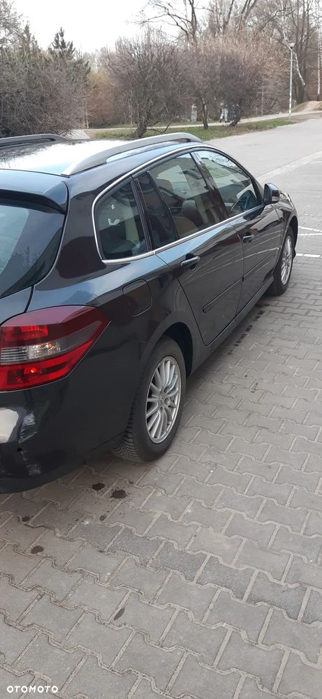 Renault Laguna dCi 110 FAP Bose Edition - 3