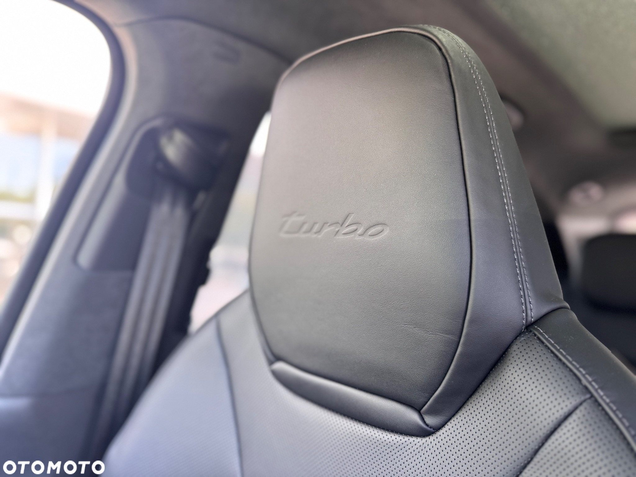 Porsche Cayenne Turbo E-Hybrid PHEV - 10