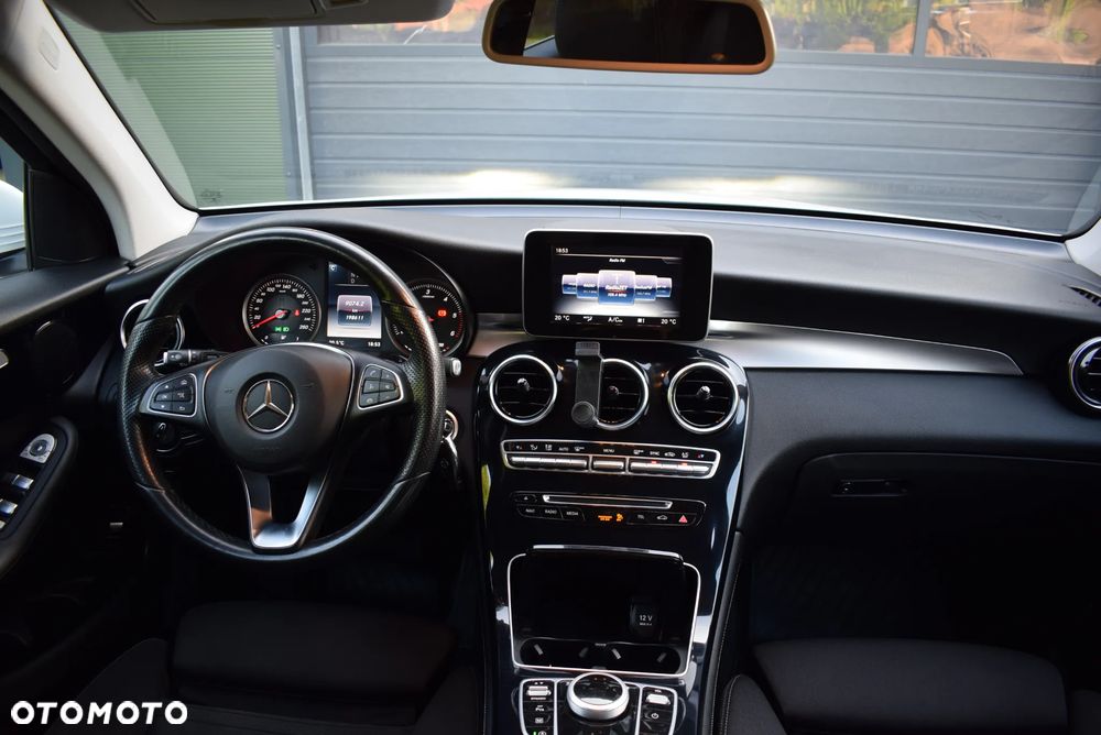 Mercedes-Benz GLC - 32
