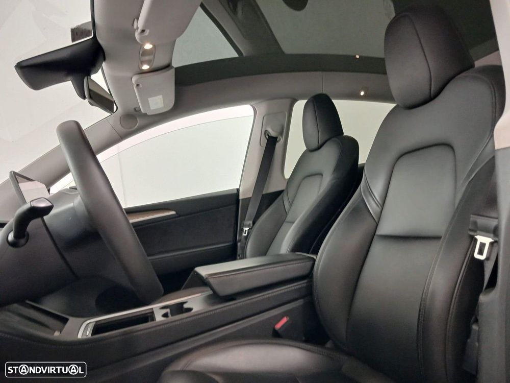 Tesla Model Y Long Range Dual Motor AWD - 9
