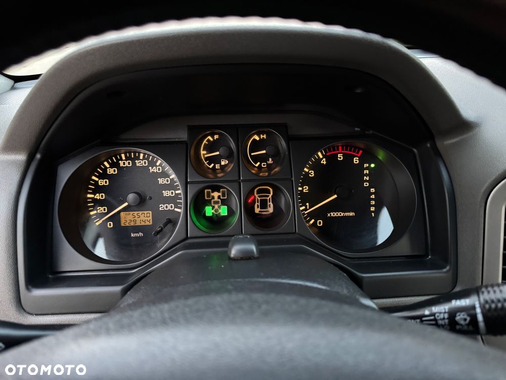 Mitsubishi Pajero 3.2 DI-D Automatik Liberty - 26