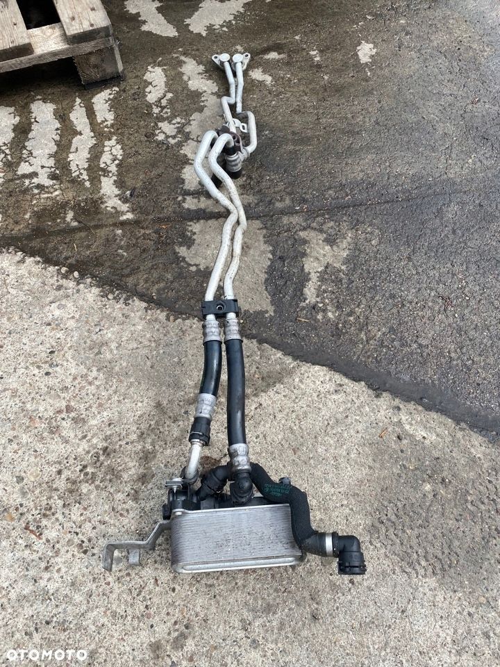 BMW F10 F11 550i 4,4i chłodniczka oleju M142562 - 1