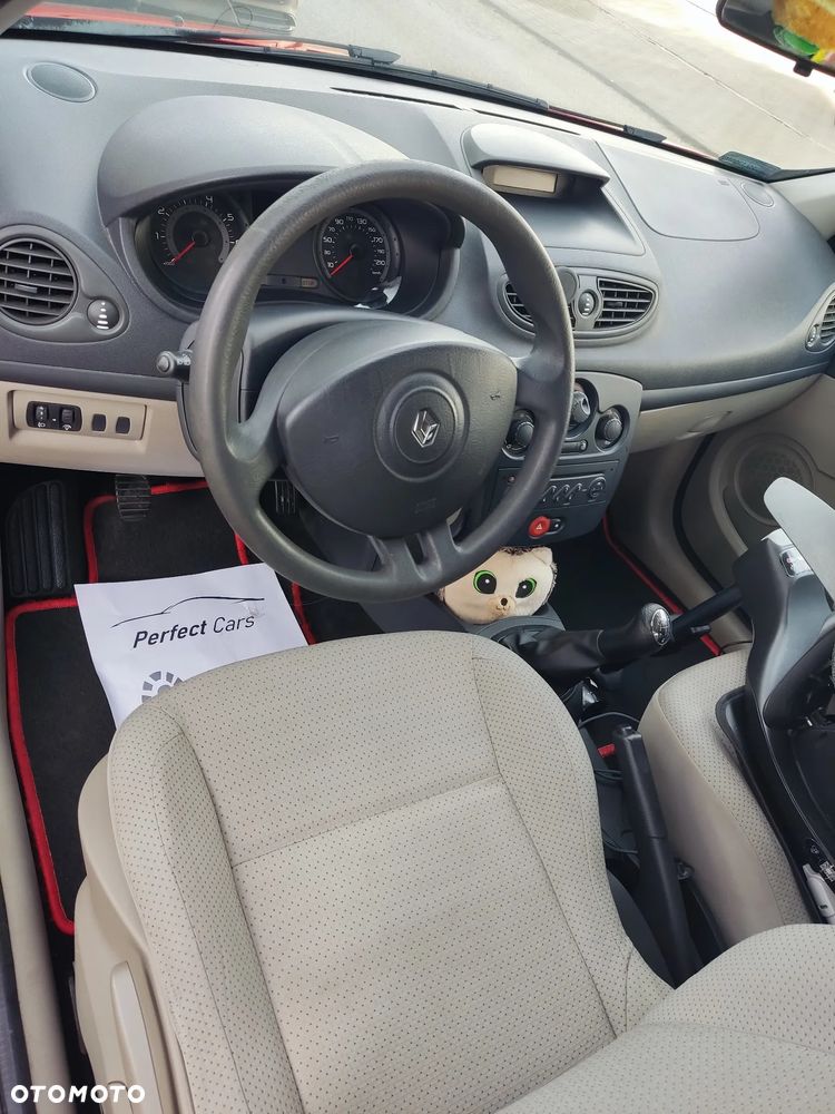 Renault Clio 1.2 16V 75 Expression - 10