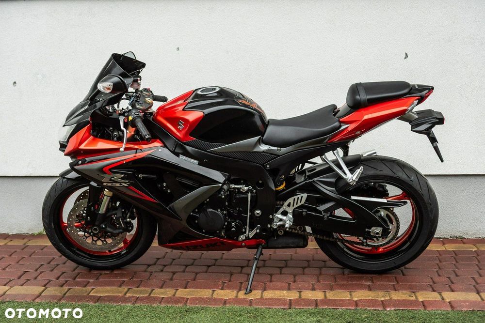 Suzuki GSX-R - 6