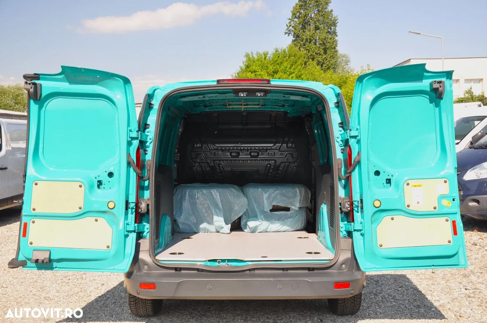 Ford Transit Connect L2H1 Van - 7