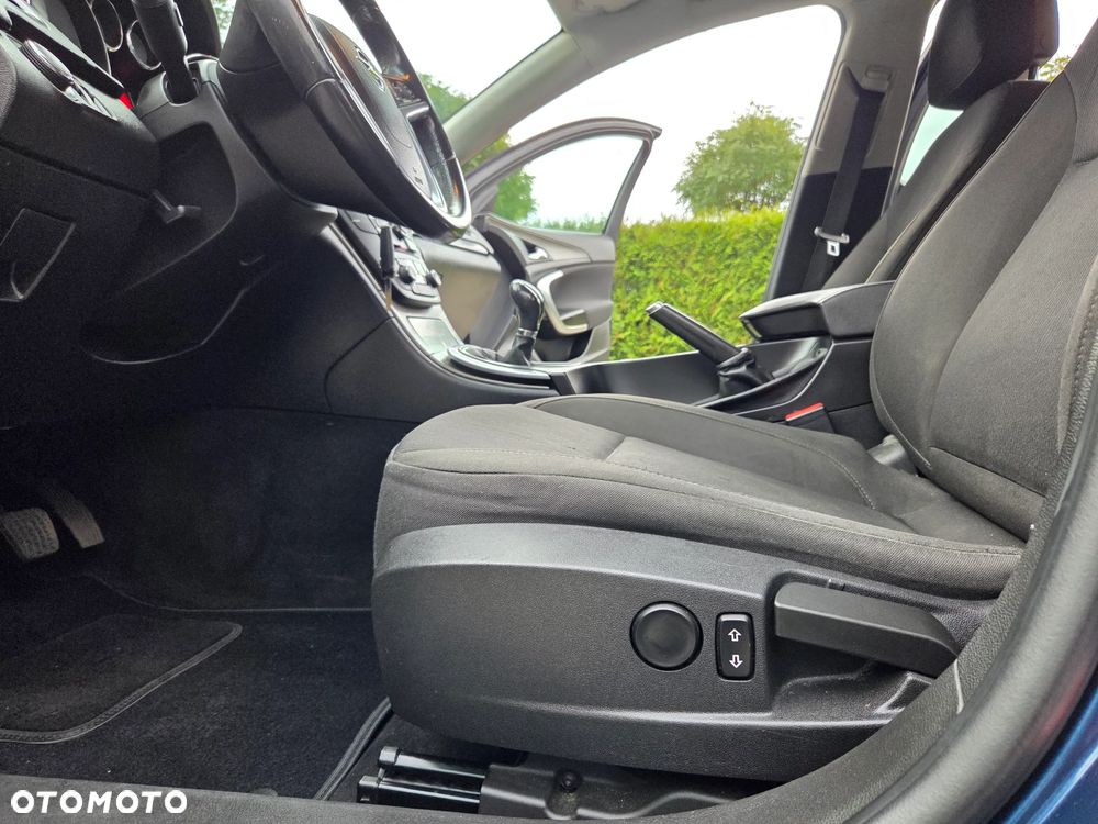 Opel Insignia 1.6 Turbo Edition - 27