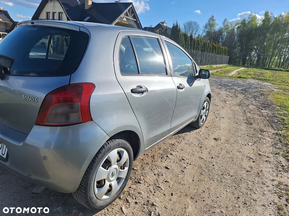 Toyota Yaris 1.0 Luna A/C - 4