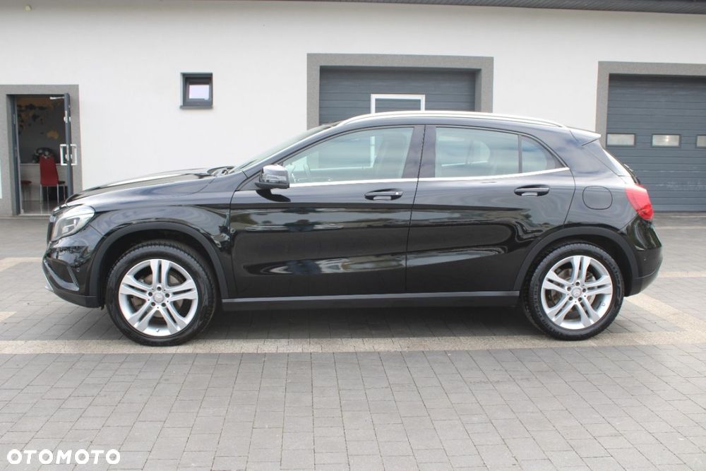 Mercedes-Benz GLA - 4