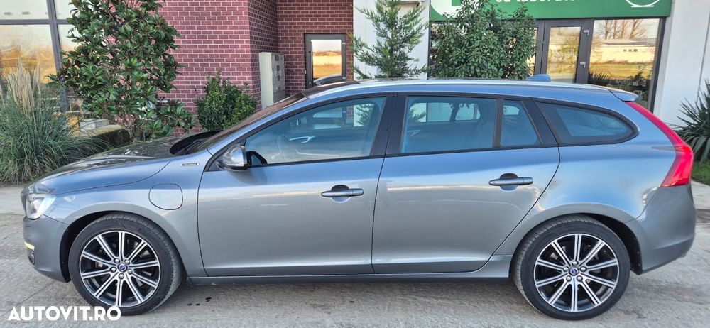 Volvo V60 D6 Plug-In-Hybrid AWD Geartronic Pure Limited - 9