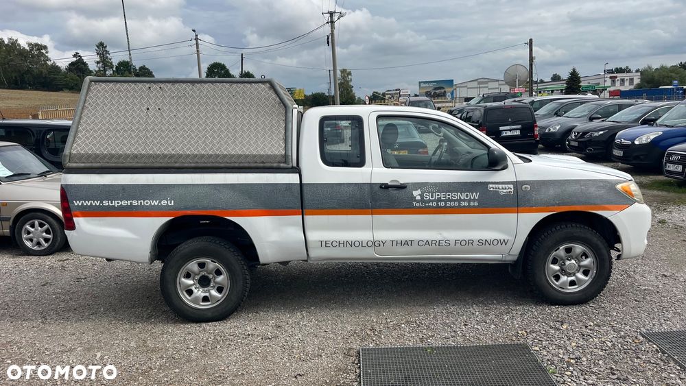Toyota Hilux - 1