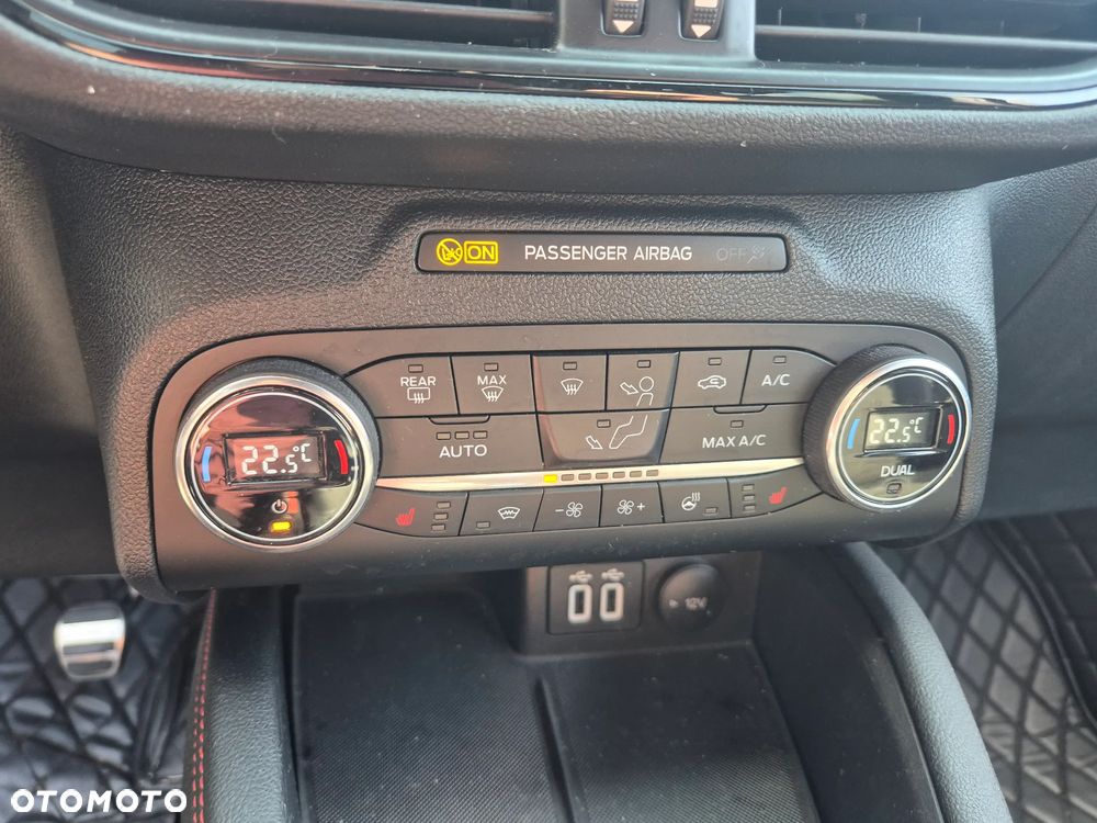 Ford Kuga 1.5 EcoBoost ST-LINE X - 16