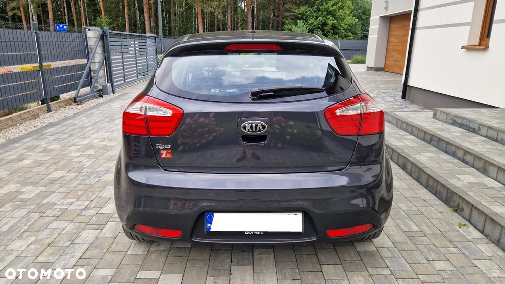 Kia Rio - 8