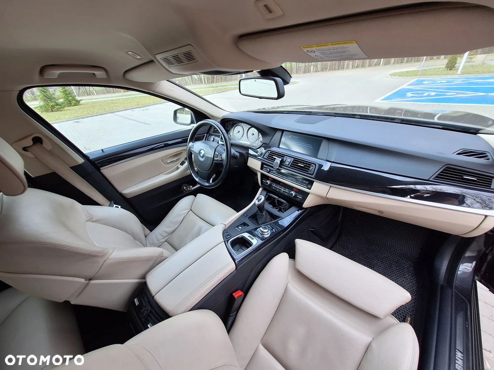 BMW Seria 5 520d Luxury Line - 8
