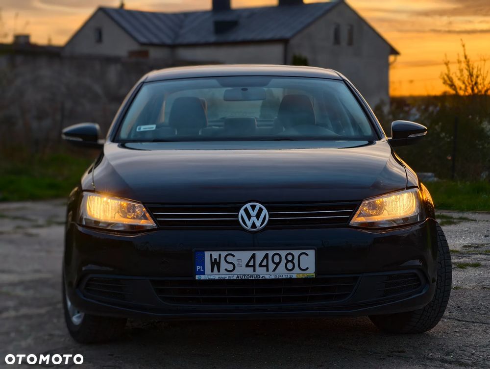 Volkswagen Jetta 1.2 TSI Trendline - 2