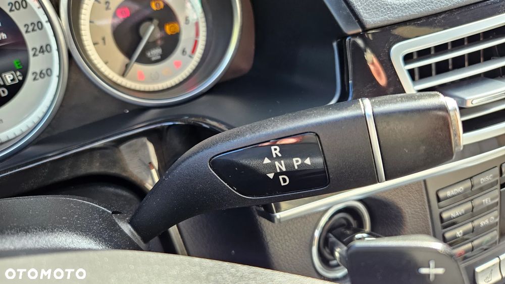 Mercedes-Benz Klasa E 220 CDI 7G-TRONIC Avantgarde - 26